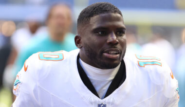 What are the pros, cons of Steelers signing WR Tyreek Hill?