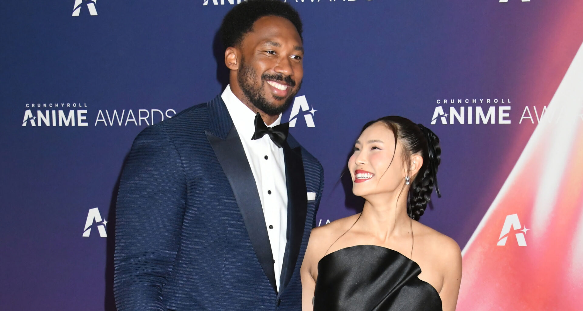 Cleveland Browns Star Myles Garrett Cheers on Chloe Kim's Olympic Run