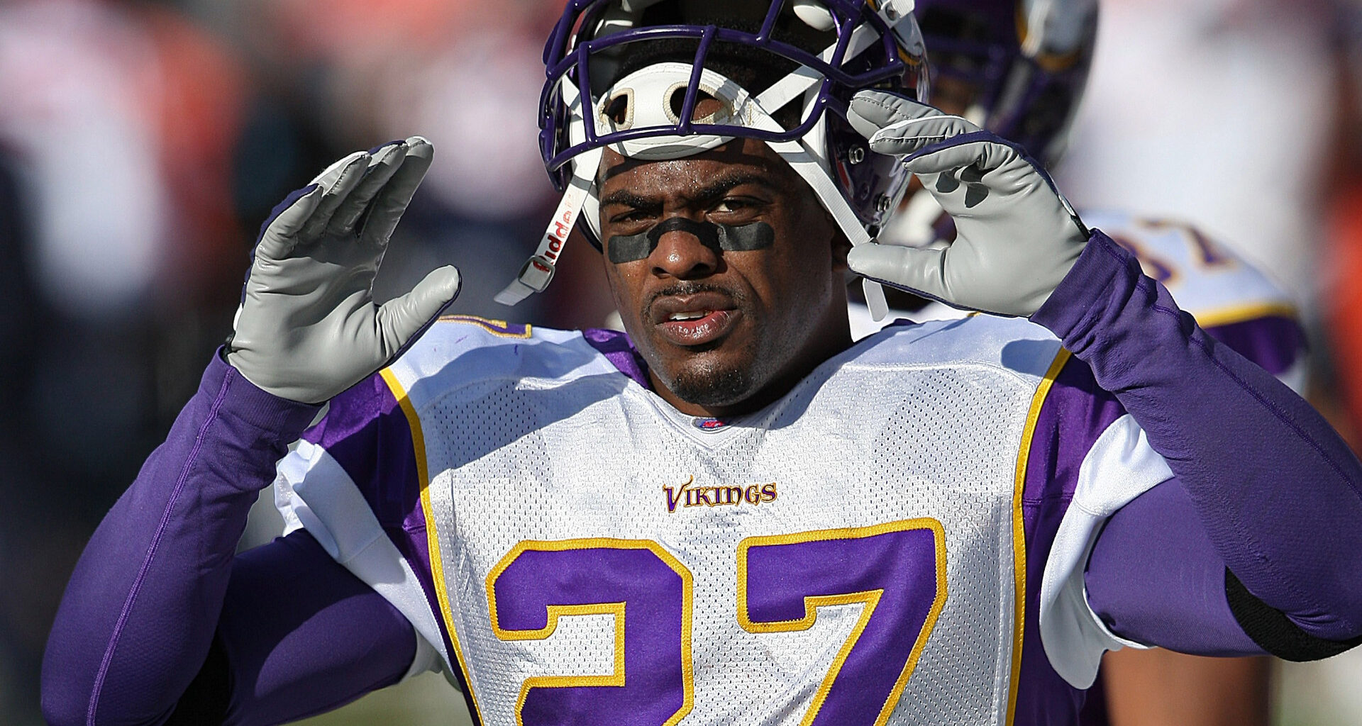 Minnesota Vikings Defensive Back Ronyell Whitaker Dead at 46