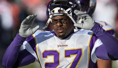 Minnesota Vikings Defensive Back Ronyell Whitaker Dead at 46