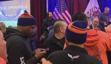 Arlington Heights leaders, Bears fans attend rally urging lawmakers in Springfield to keep team in Illinois