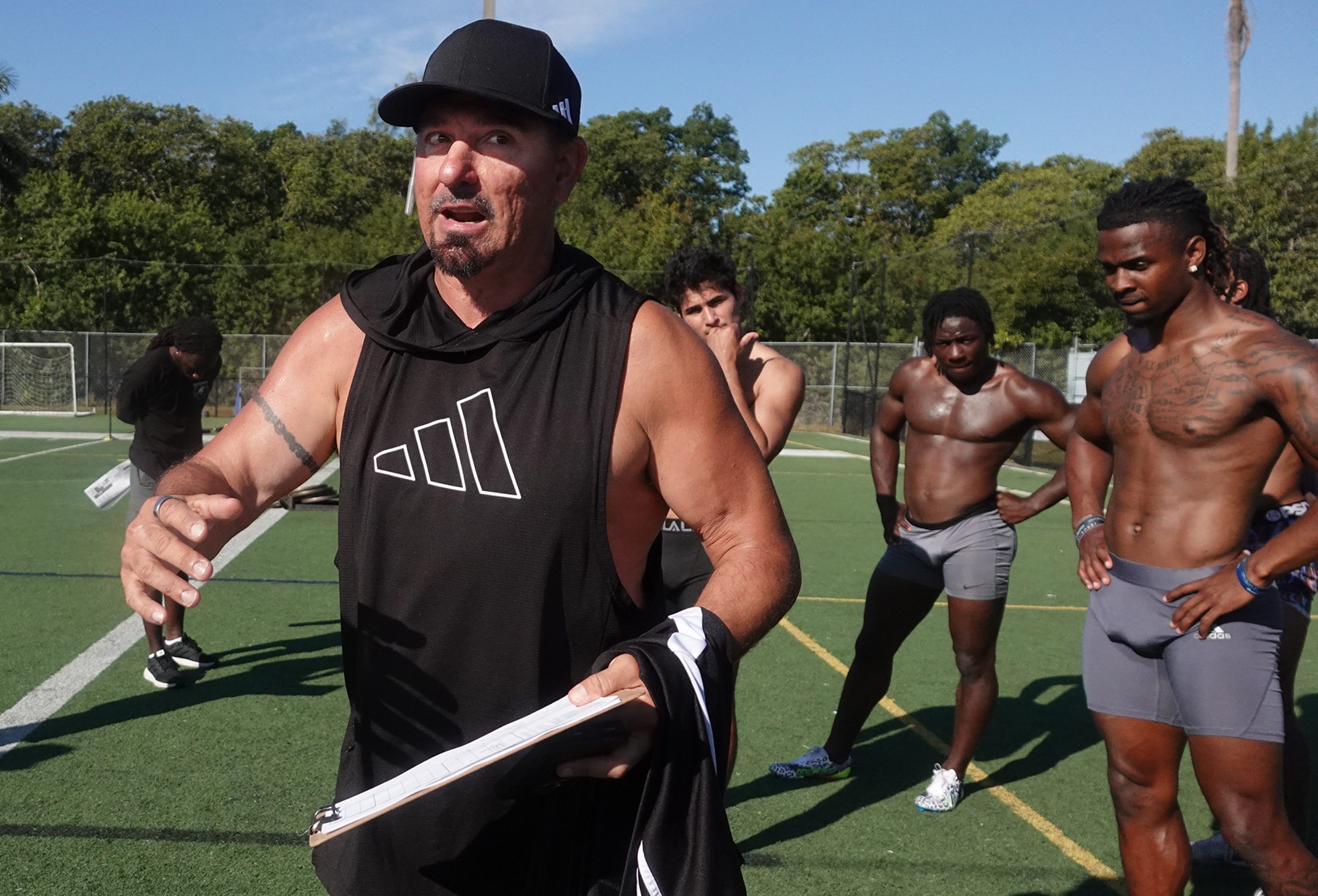 Pete Bommarito instructs players on how to improve at Bommarito...