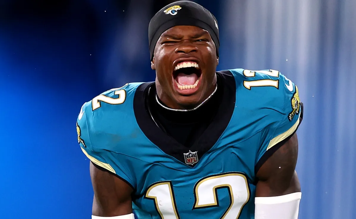 Liam Coen makes something clear about Travis Hunter’s future with the Jaguars