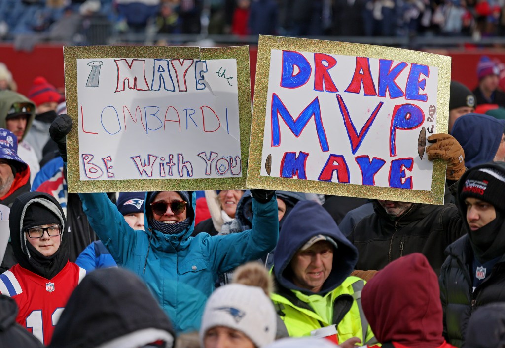 Patriots send-off rally turns into surprise trip to Super Bowl for Massachusetts dad, son
