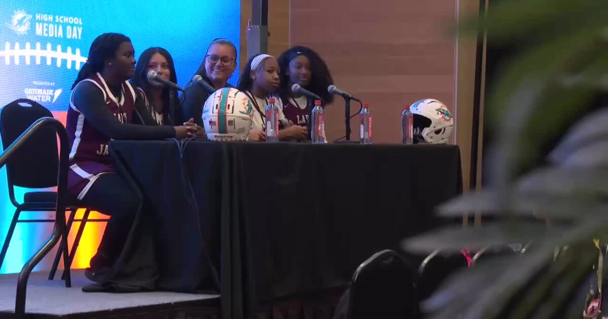 Miami Dolphins welcome girls' flag football teams to Hard Rock Stadium