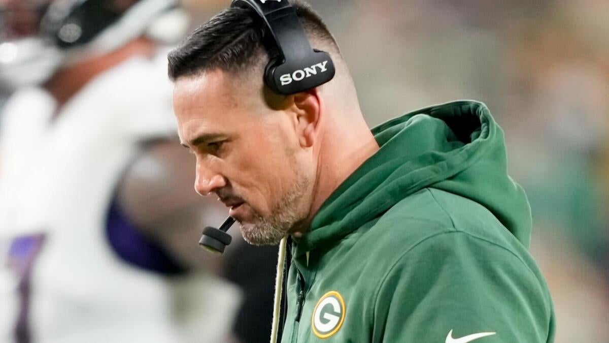 Ranking all 32 NFL coaches from 2025 based on their leaked NFLPA report card grade