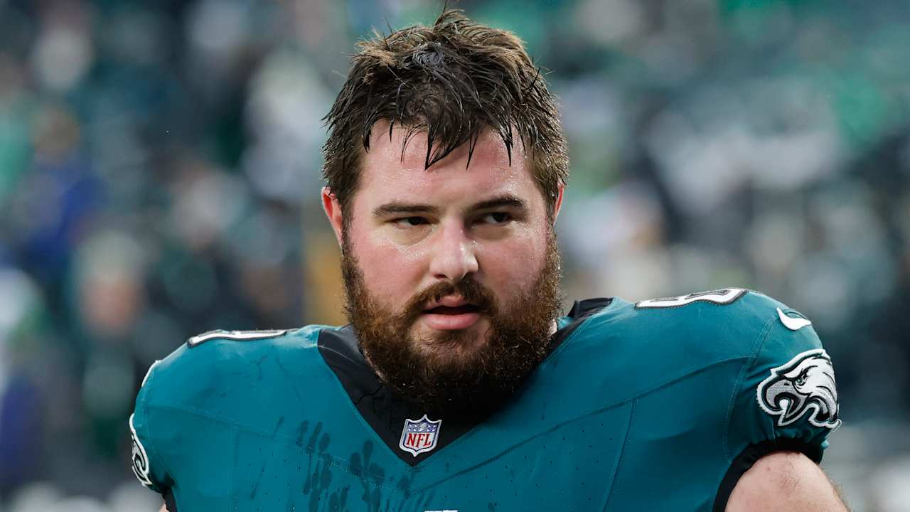 Eagles three-time Pro Bowl guard Landon Dickerson indicates he's returning in 2026