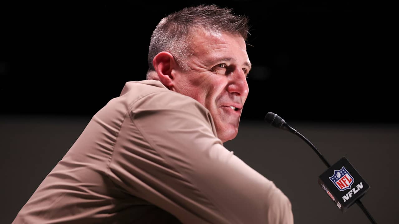 Patriots players laud Mike Vrabel for setting 'standard' for Super Bowl turnaround