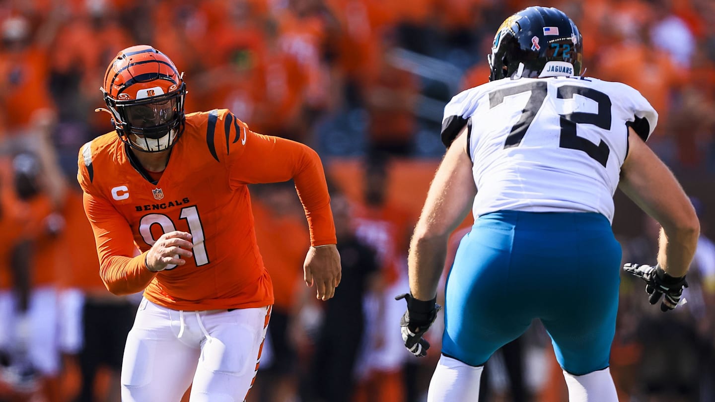 Sep 14, 2025; Cincinnati, Ohio, USA; Cincinnati Bengals defensive end Trey Hendrickson (91) plays the field against Jacksonville Jaguars offensive tackle Walker Little (72) in the second half at Paycor Stadium. Mandatory Credit: Katie Stratman-Imagn Images