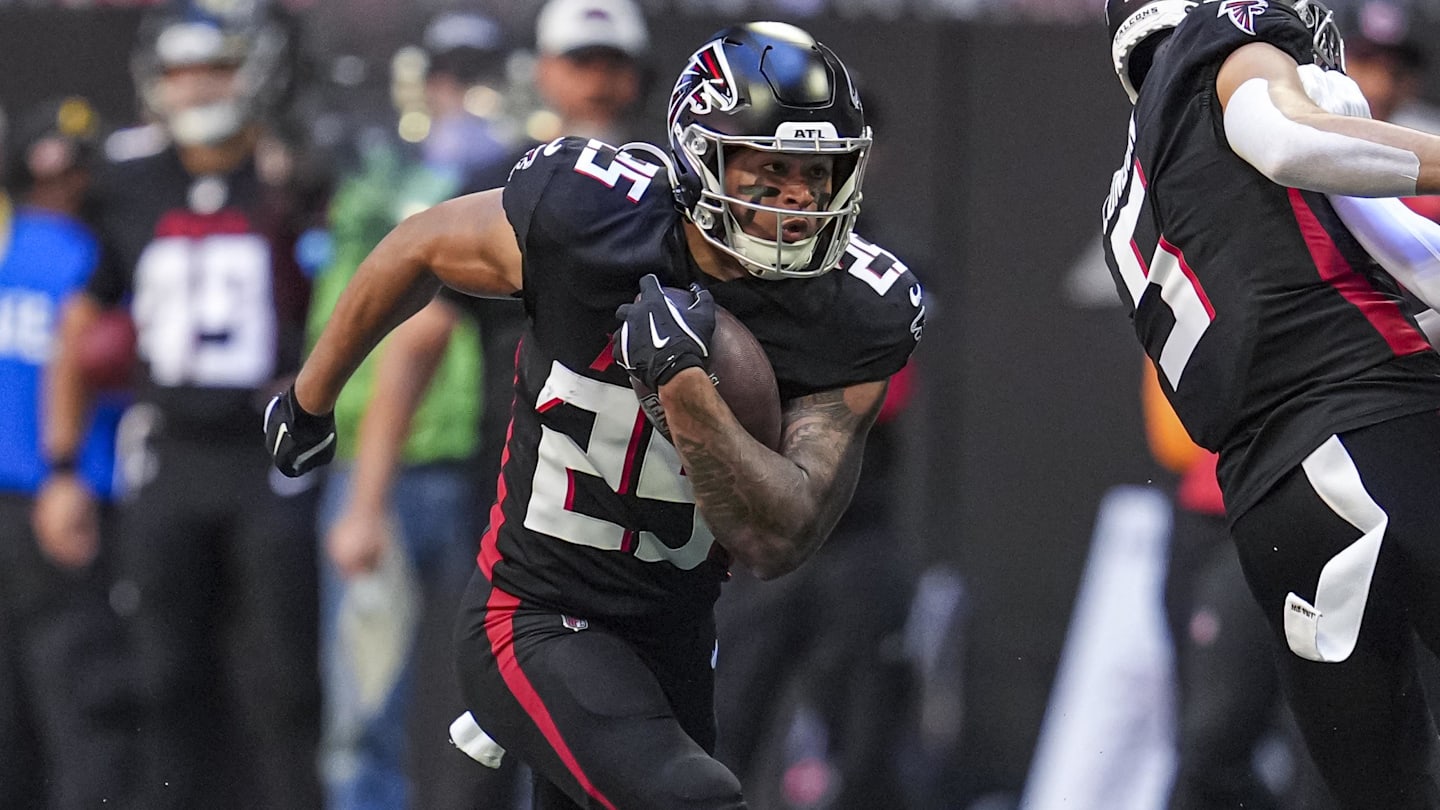 Seahawks Could Sign Two Free Agent Running Backs