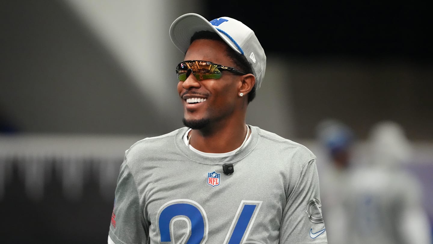 One Pending Free Agent the Bears Must Re-Sign and One They Shouldn't