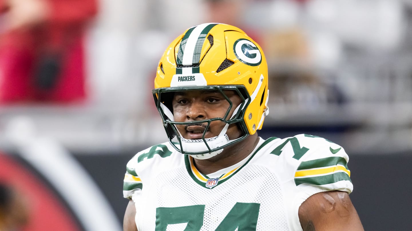 Offensive lineman Elgton Jenkins