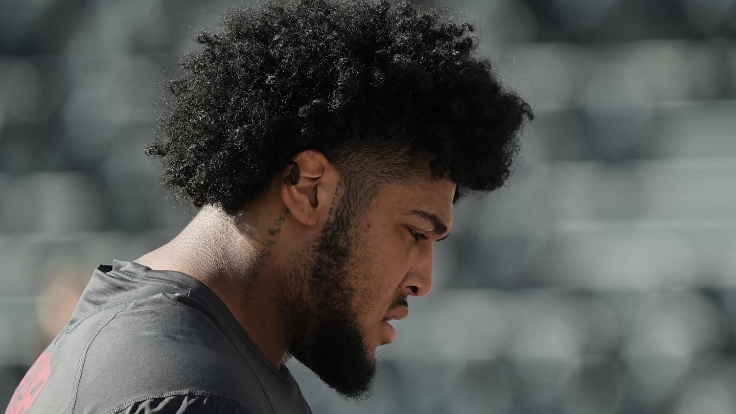 Alabama Crimson Tide offensive tackle Kadyn Proctor