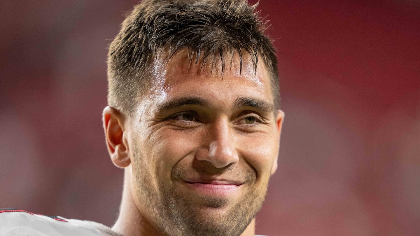 Atlanta Falcons linebacker Kaden Elliss