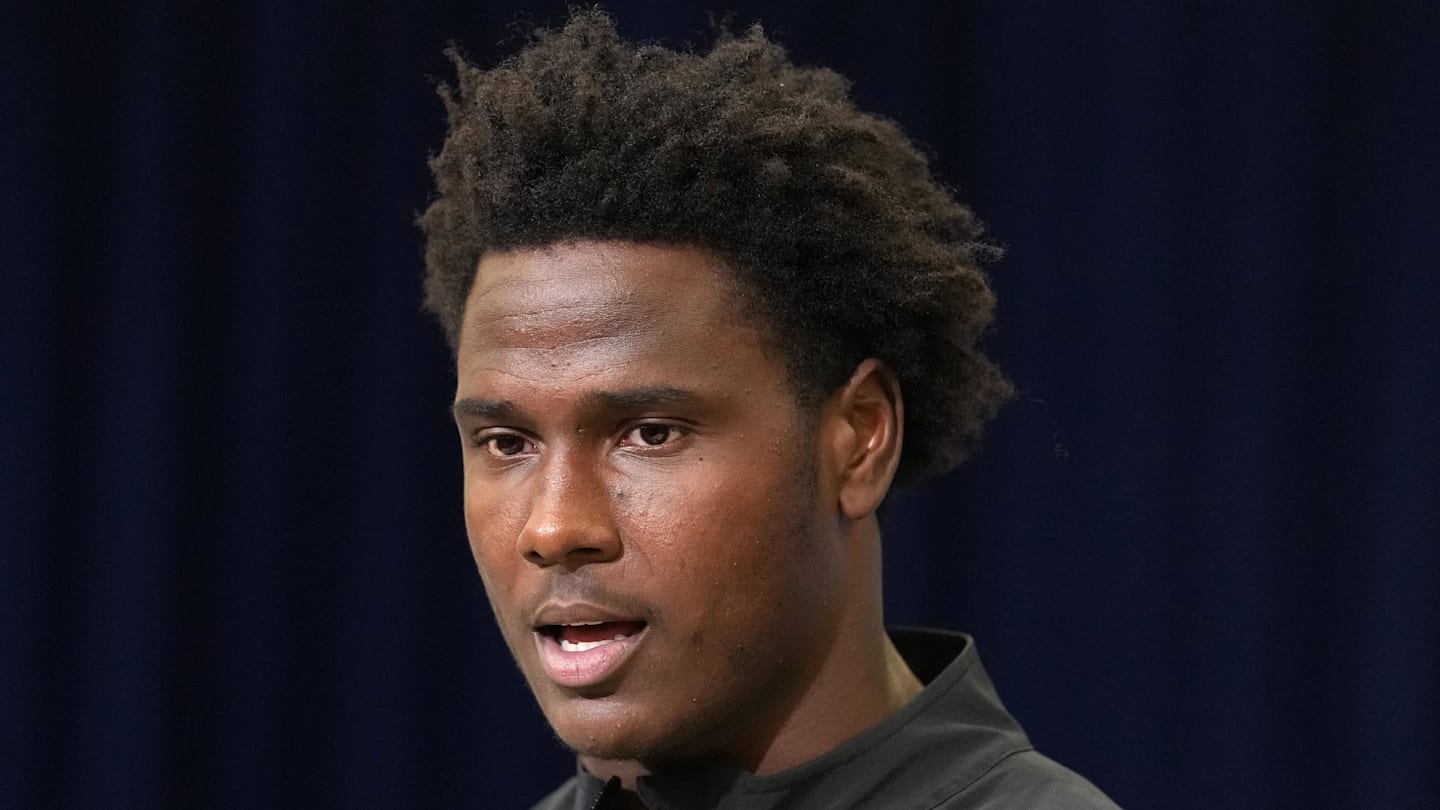 Missouri defensive lineman Zion Young