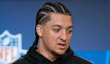 Memphis offensive lineman Travis Burke