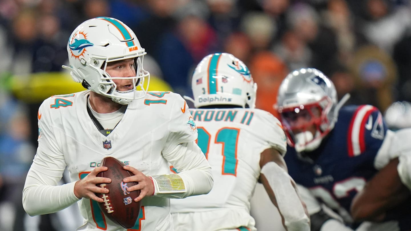 Pros and Cons of an Inexperienced Quarterback Room for the Dolphins