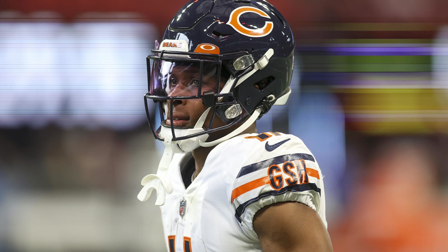 Nov 20, 2022; Atlanta, Georgia, USA; Chicago Bears wide receiver Darnell Mooney (11) prepares for a game against the Atlanta Falcons at Mercedes-Benz Stadium.