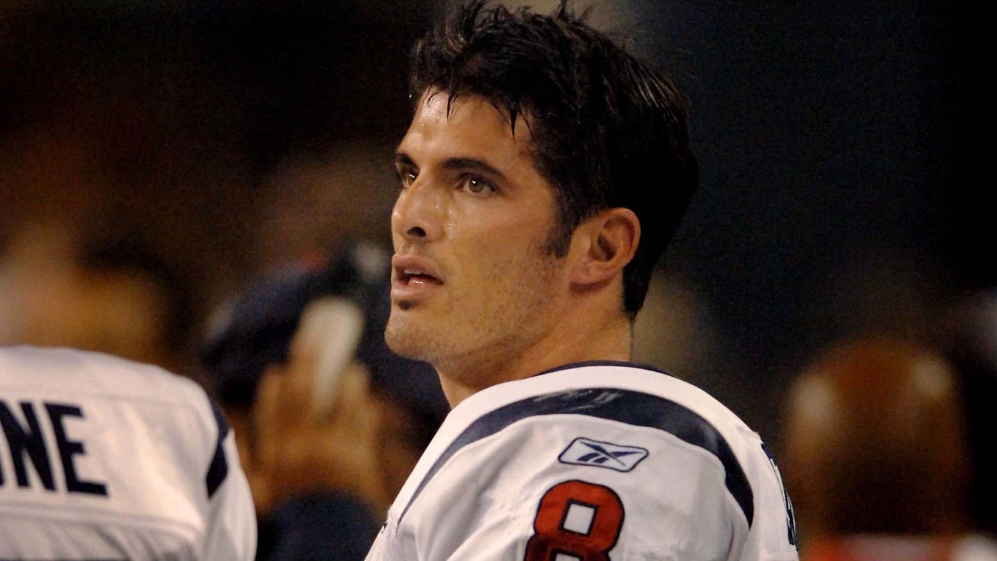 Oct. 16, 2005; Seattle, WA, USA; Houston Texans quarterback (8) David Carr against the Seattle Seahawks at Qwest Field in Seattle, Washington. Mandatory Credit: Mark J. Rebilas-Imagn Images © 2005 Mark J. Rebilas