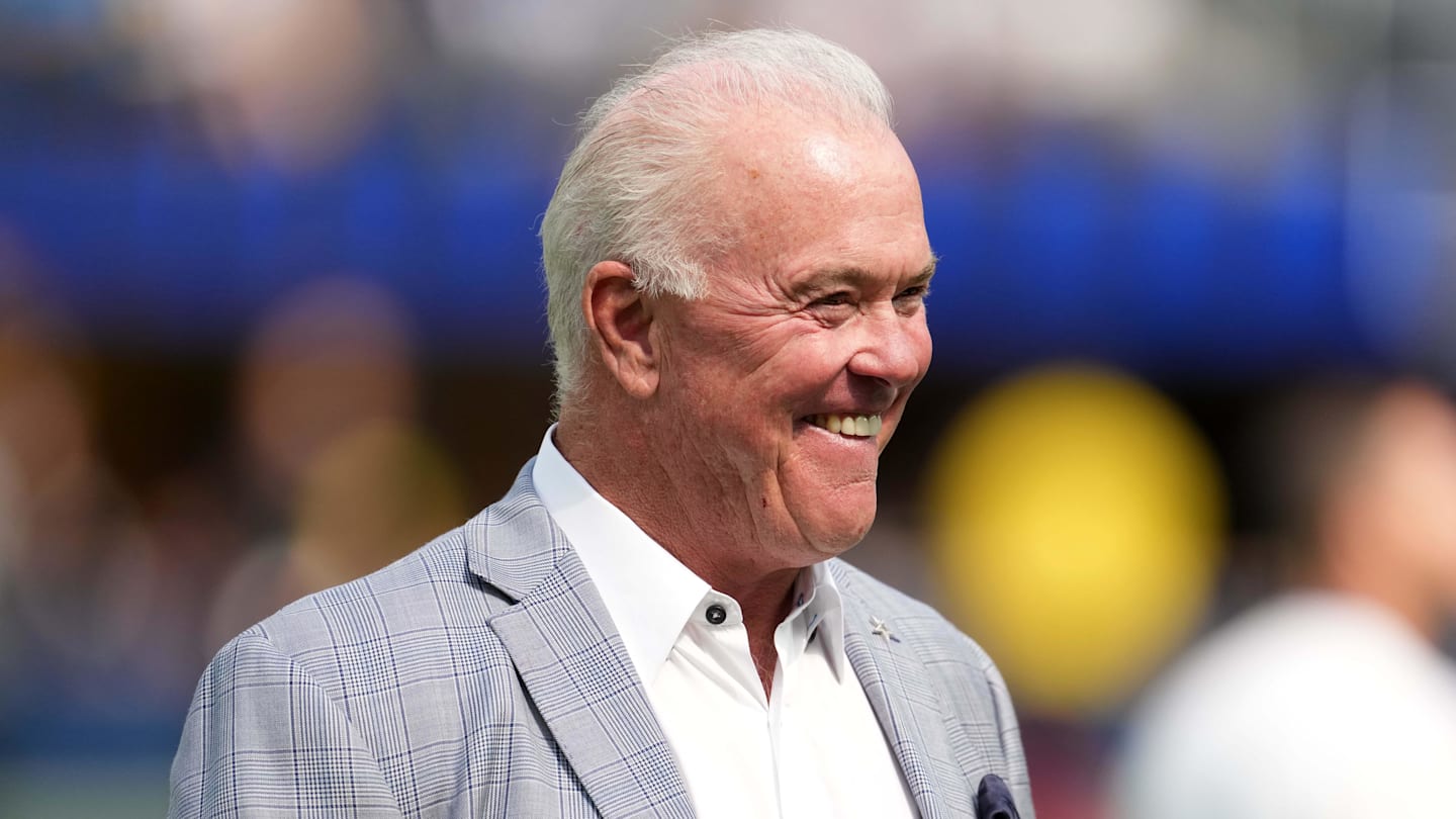 Cowboys' Stephen Jones Pours Cold Water On Urgency To Add LB Before Draft
