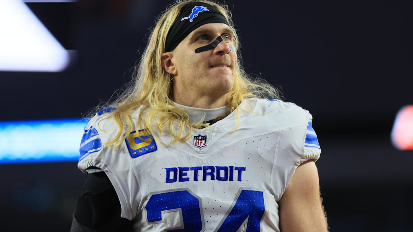 Oct 5, 2025; Cincinnati, Ohio, USA; Detroit Lions middle linebacker Alex Anzalone (34) walks off the field after a win over the Cincinnati Bengals at Paycor Stadium.