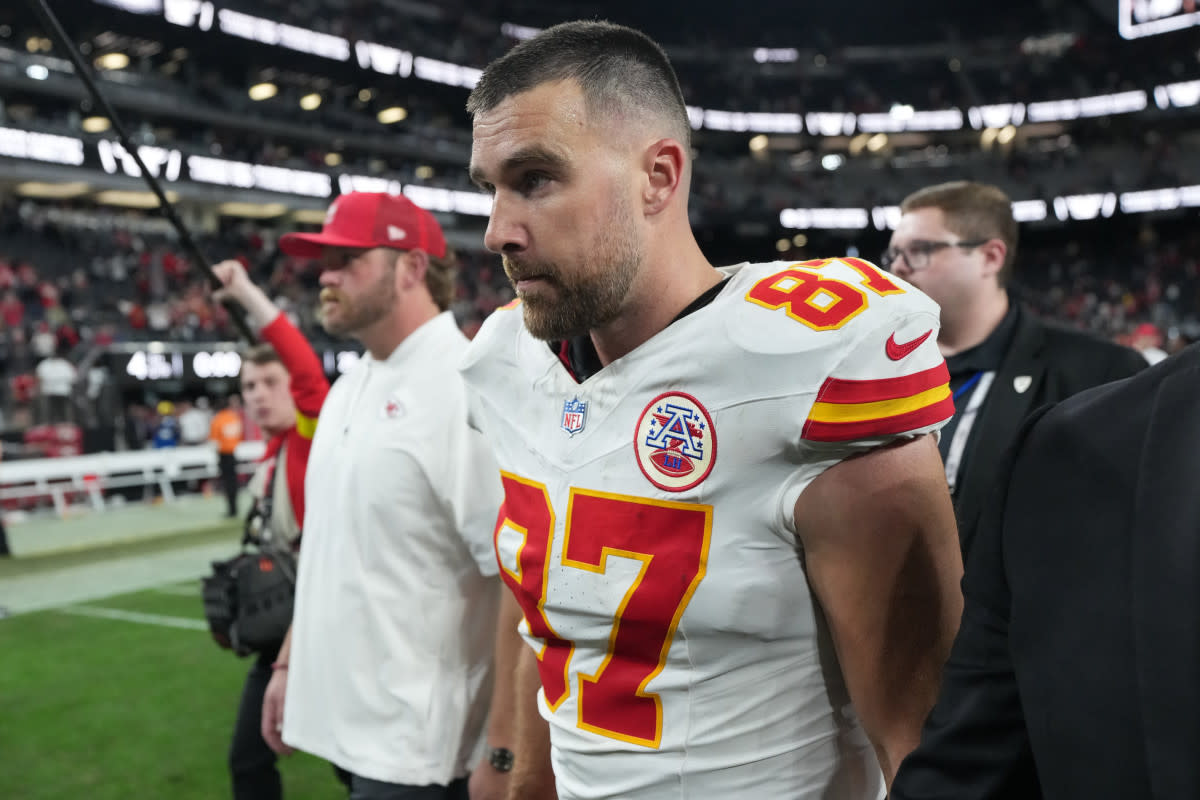 Kansas City Chiefs tight end Travis Kelce (87) leaves the field at Allegiant Stadium.Kirby Lee-Imagn Images