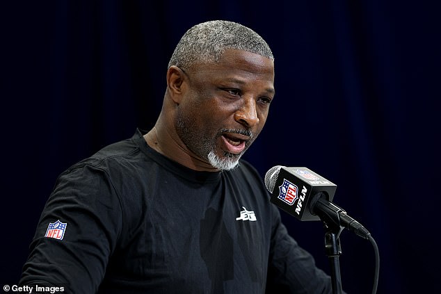 Aaron Glenn has 'no doubts' that Geno Smith will be the Jets quarterback this season