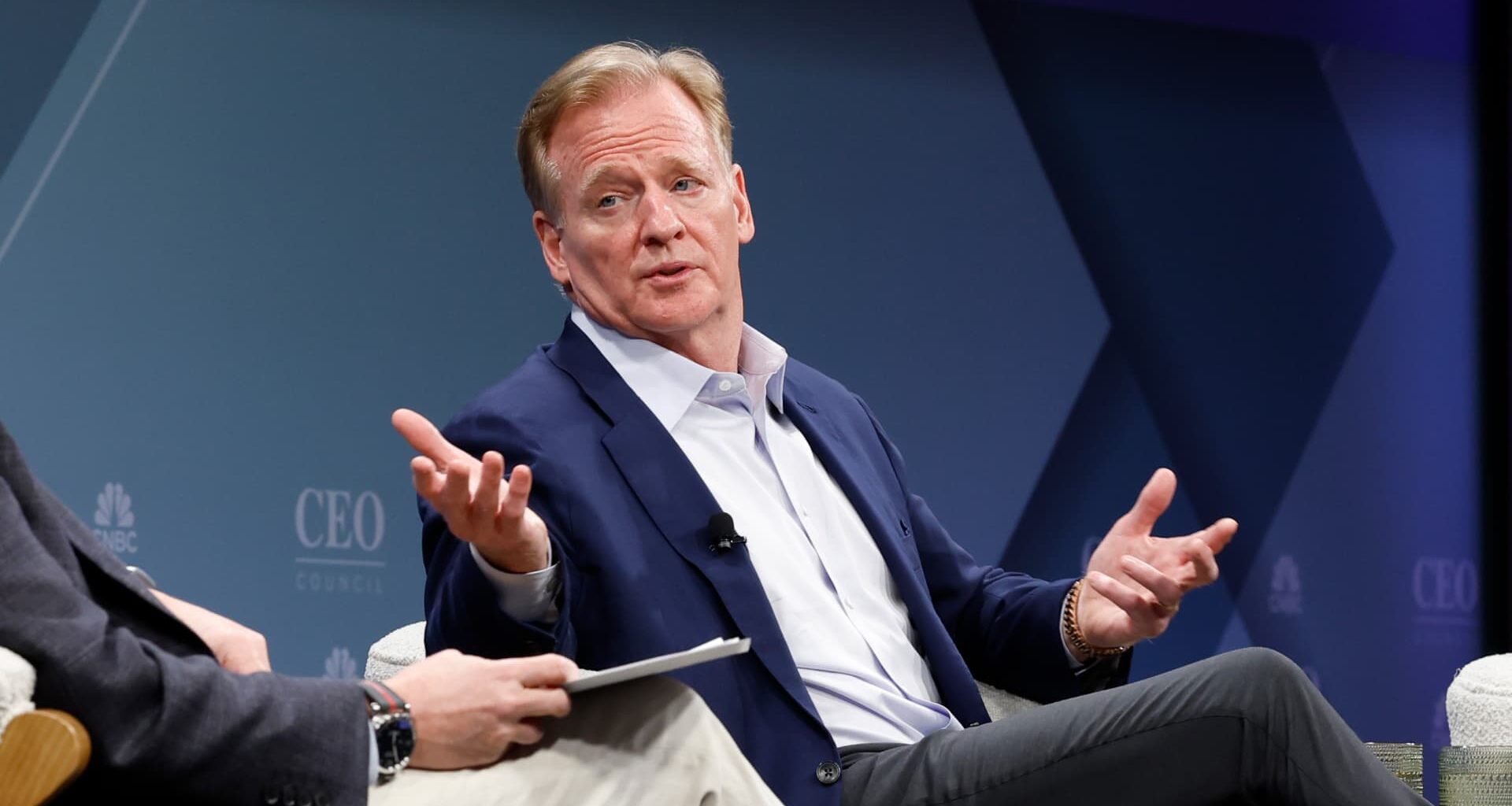 NFL discussing deal with Paramount that could be extra $1 billion