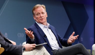 NFL discussing deal with Paramount that could be extra $1 billion