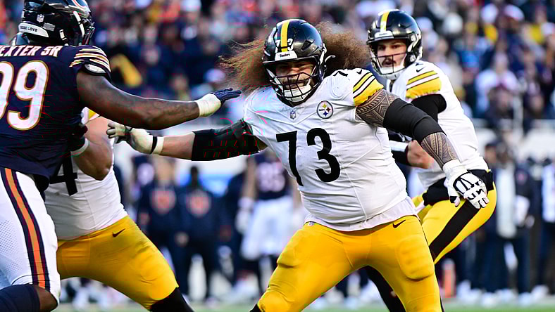 Pittsburgh Steelers OL Isaac Seumalo