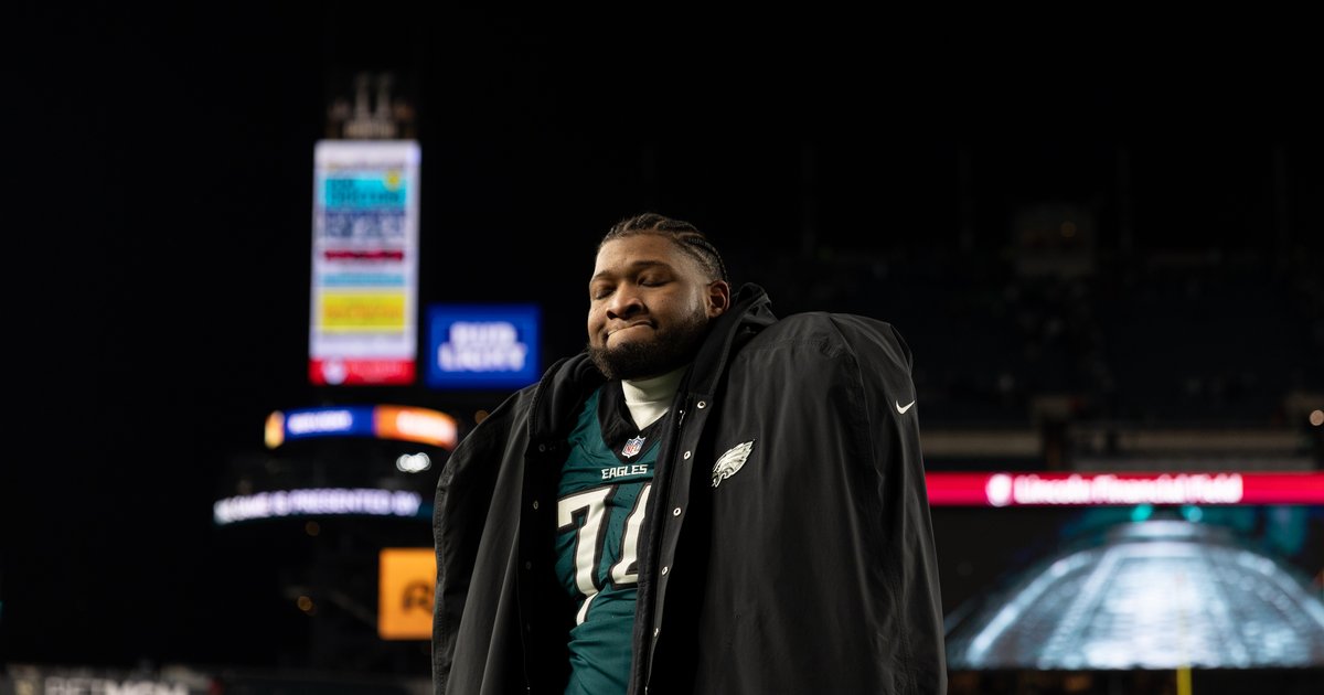 Eagles to re-sign OT Fred Johnson