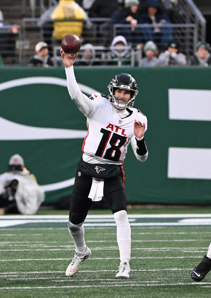 Falcons quarterback Kirk Cousins (18) throws a pass during the third quarter of the Jets and Atlanta Falcons game in East Rutherford, NJ. 