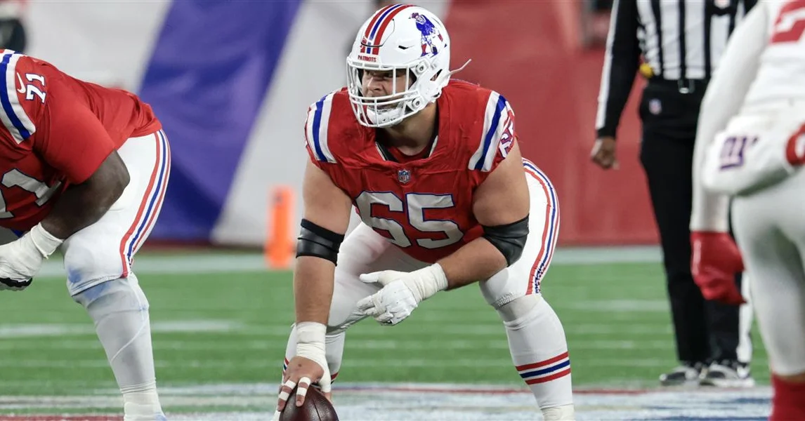 Chicago Bears to acquire Garrett Bradbury from New England Patriots