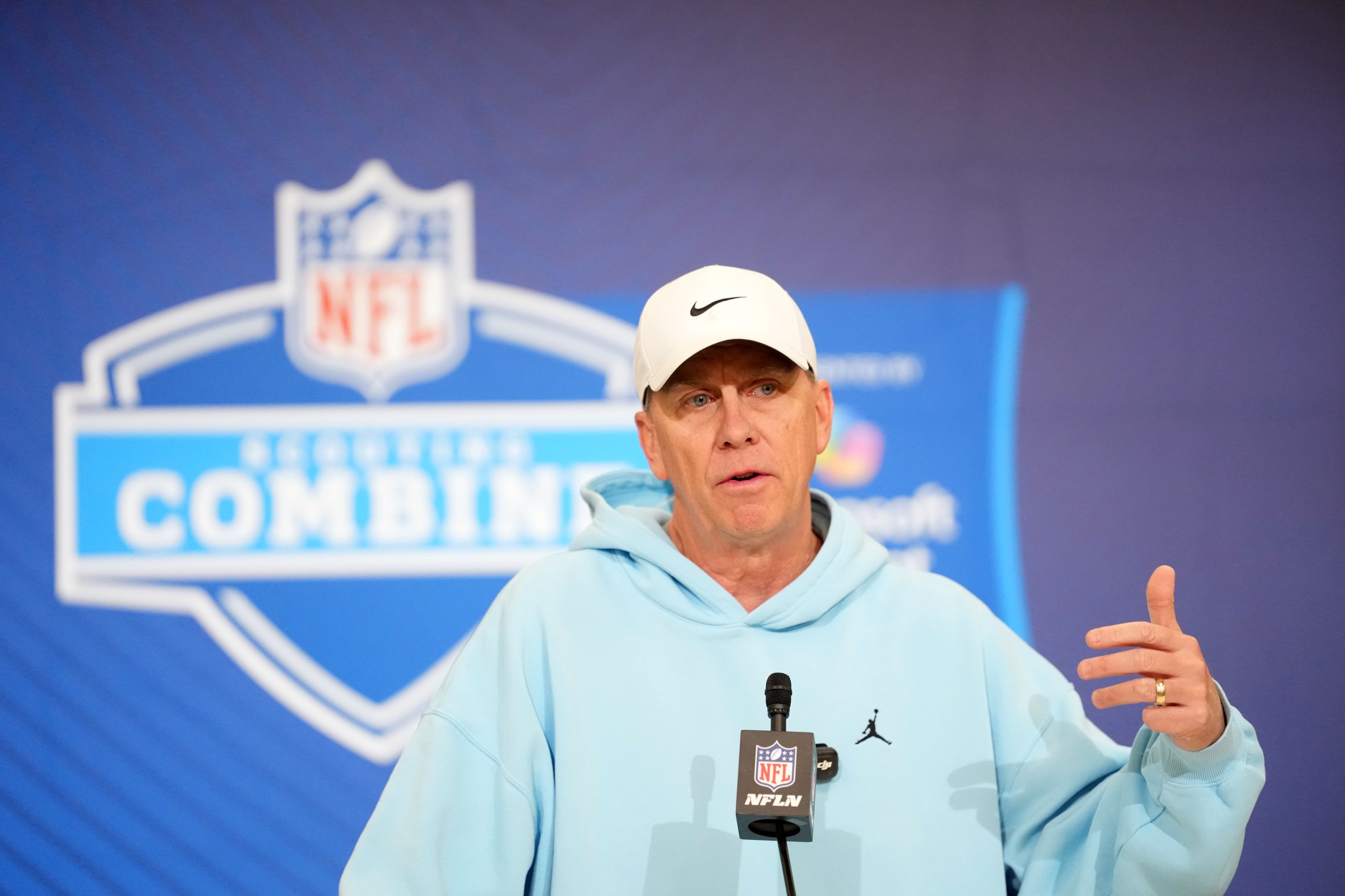 Daily Dawg Chow 2/27; As combine opens, how will Browns approach draft?