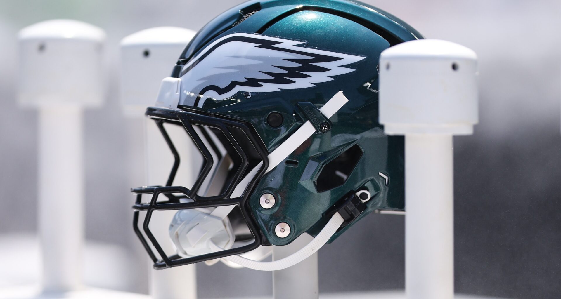 Eagles Sign DE Ta'Quon Graham