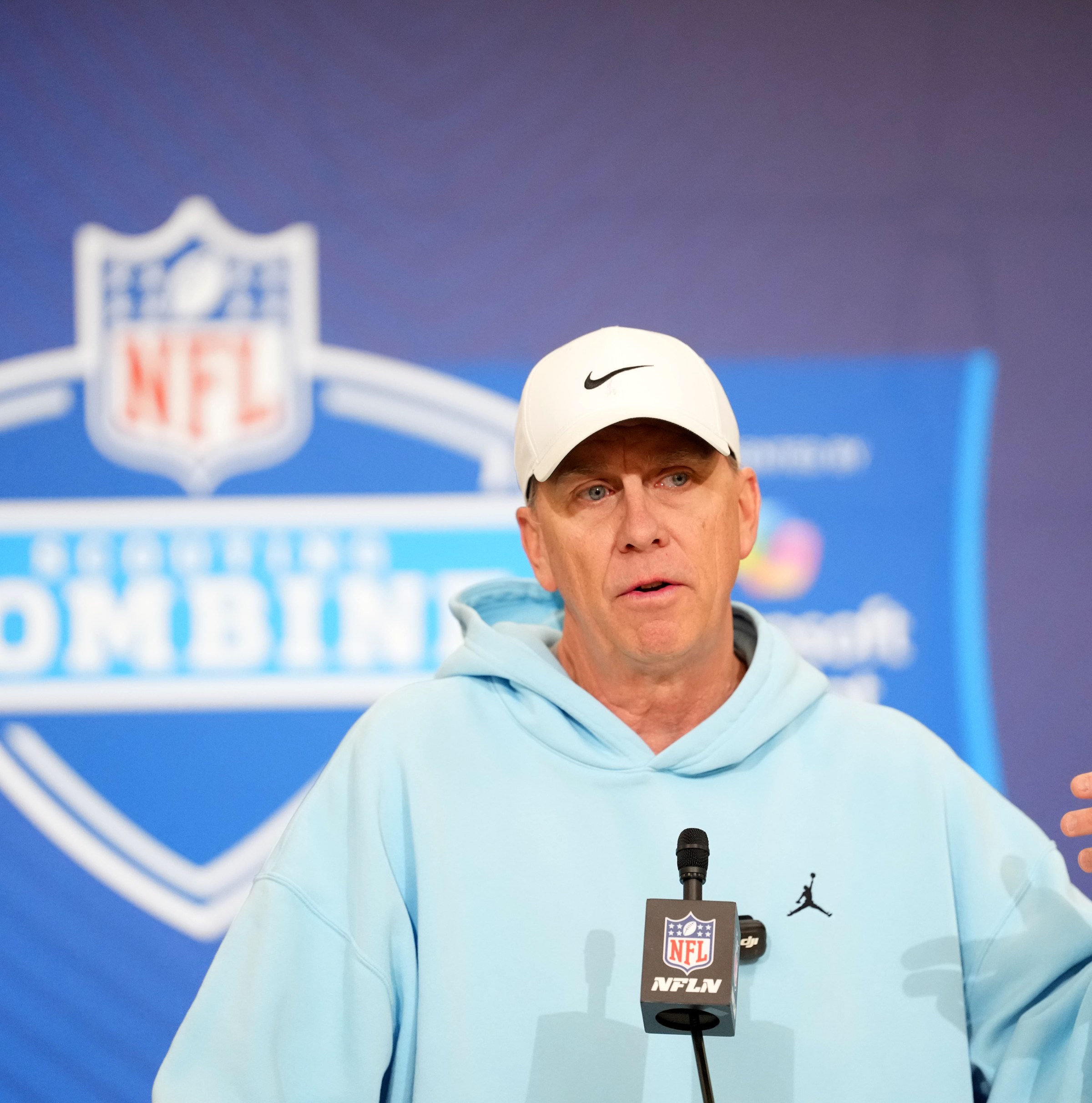 Daily Dawg Chow 2/27; As combine opens, how will Browns approach draft?