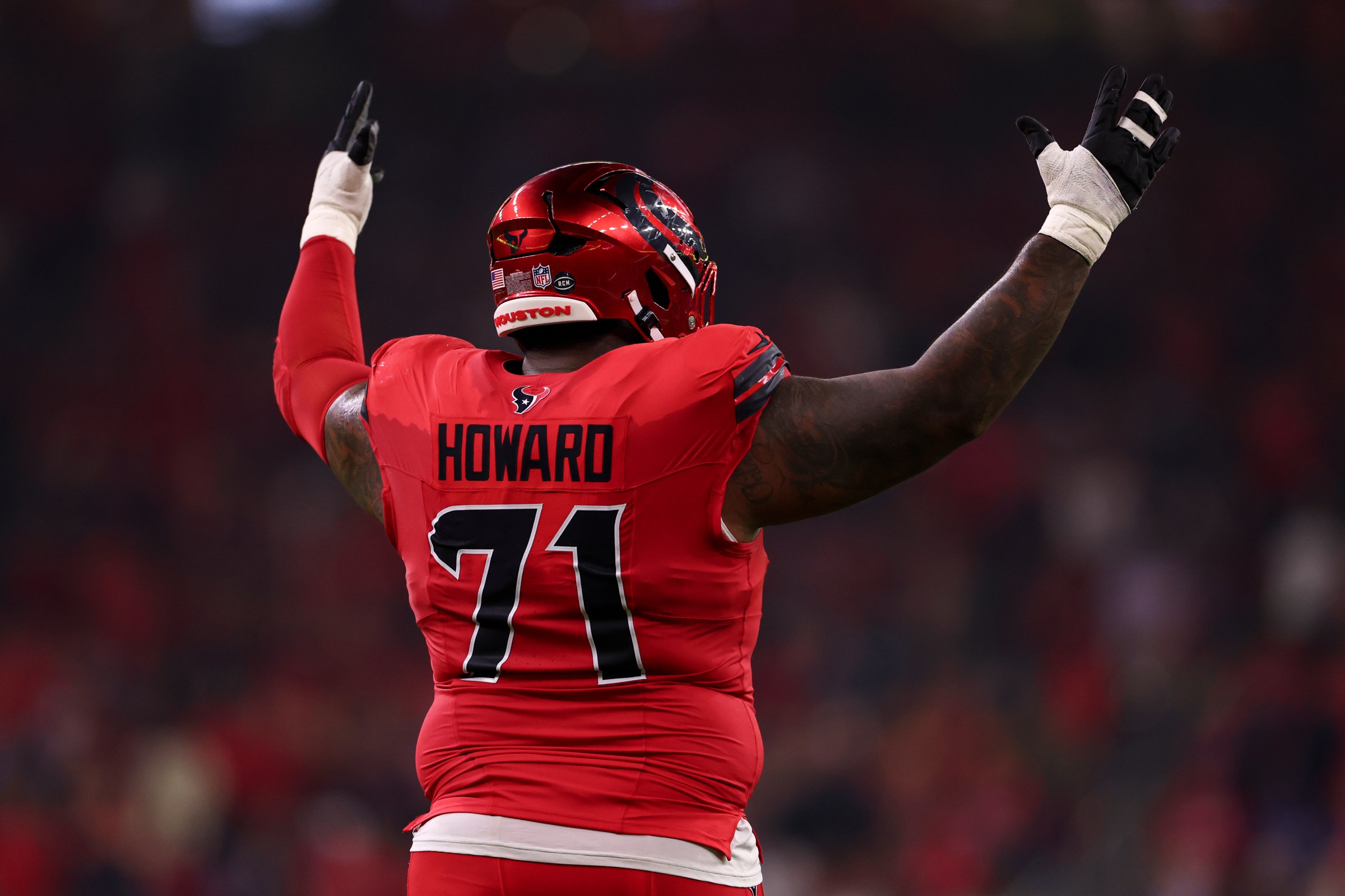 The Cleveland Browns find a new starting OT in trade with the Houston Texans