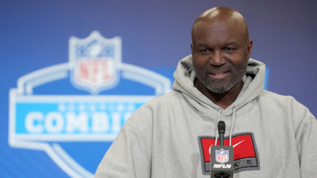 Bucs talk wanting Lavonte David back, WRs and more at combine
