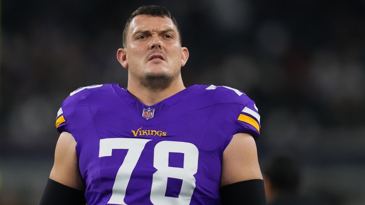 Vikings center Ryan Kelly announces his retirement after his concussion-shortened 10th NFL season