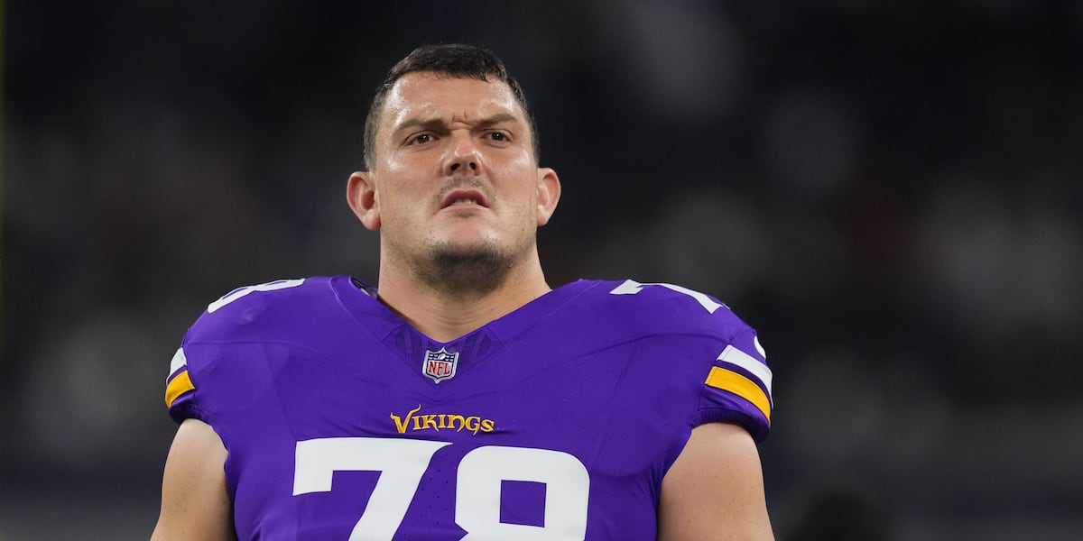 Vikings center Ryan Kelly announces his retirement after his concussion-shortened 10th NFL season