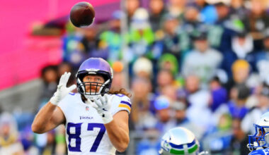 Veteran MN Vikings Pass Catcher Restructures Bloated Contract
