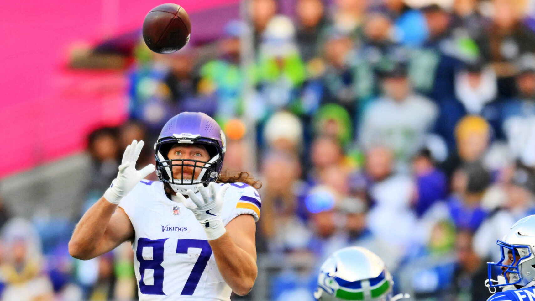 Veteran MN Vikings Pass Catcher Restructures Bloated Contract