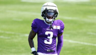 MN Vikings WR Fires Stray at Patriots CB on Social Media
