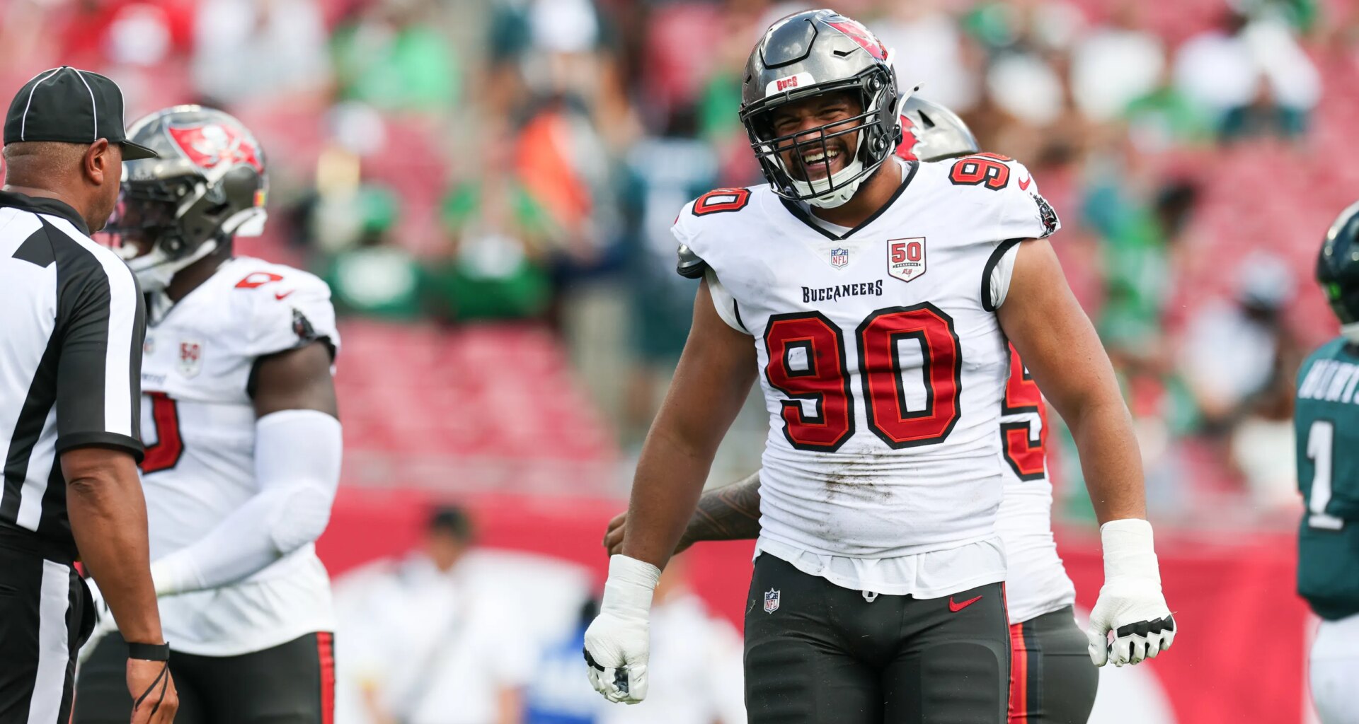 Former UH DL Logan Hall officially sign two-year deal