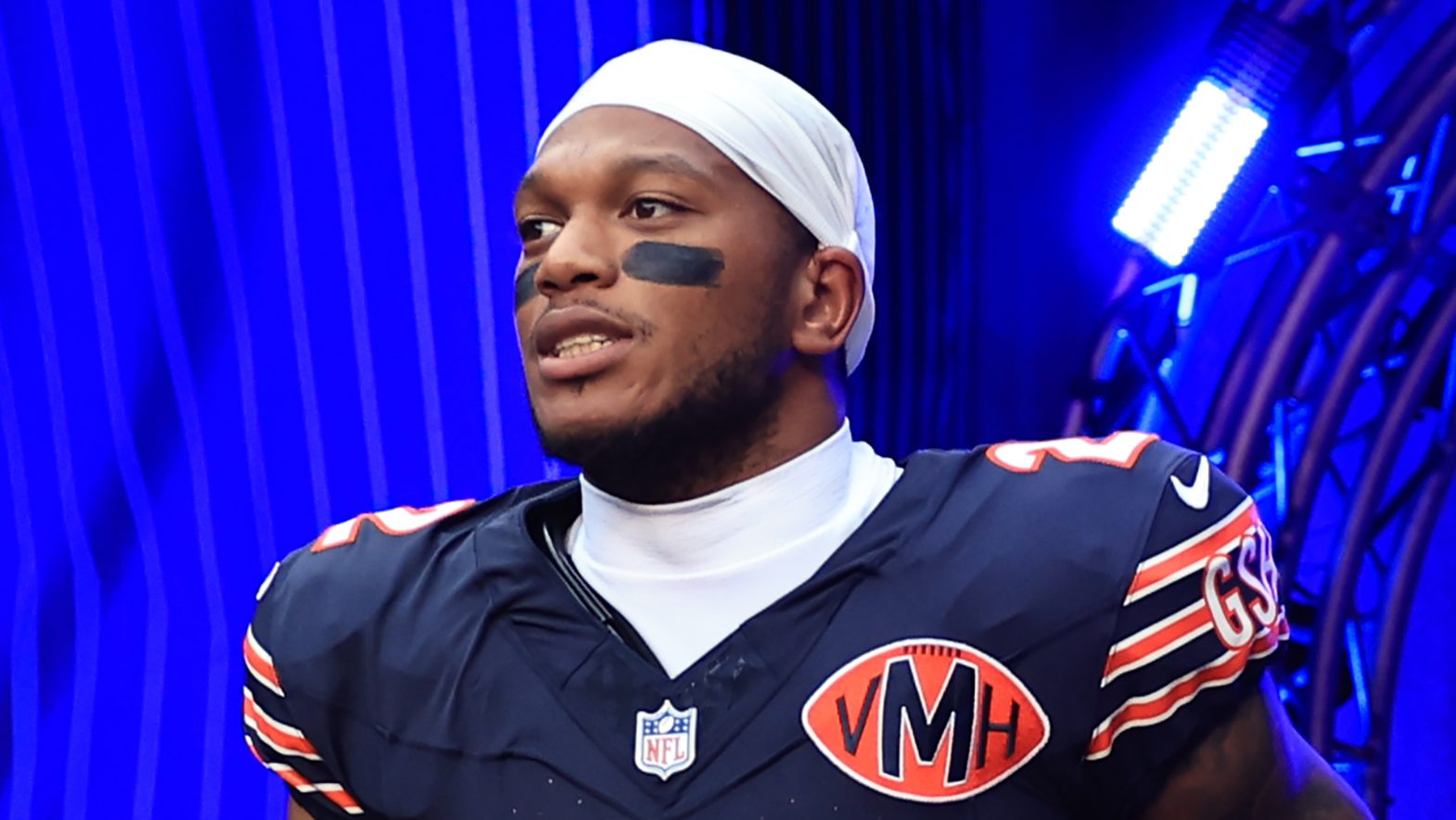 DJ Moore Sends Message on Trade to Bills