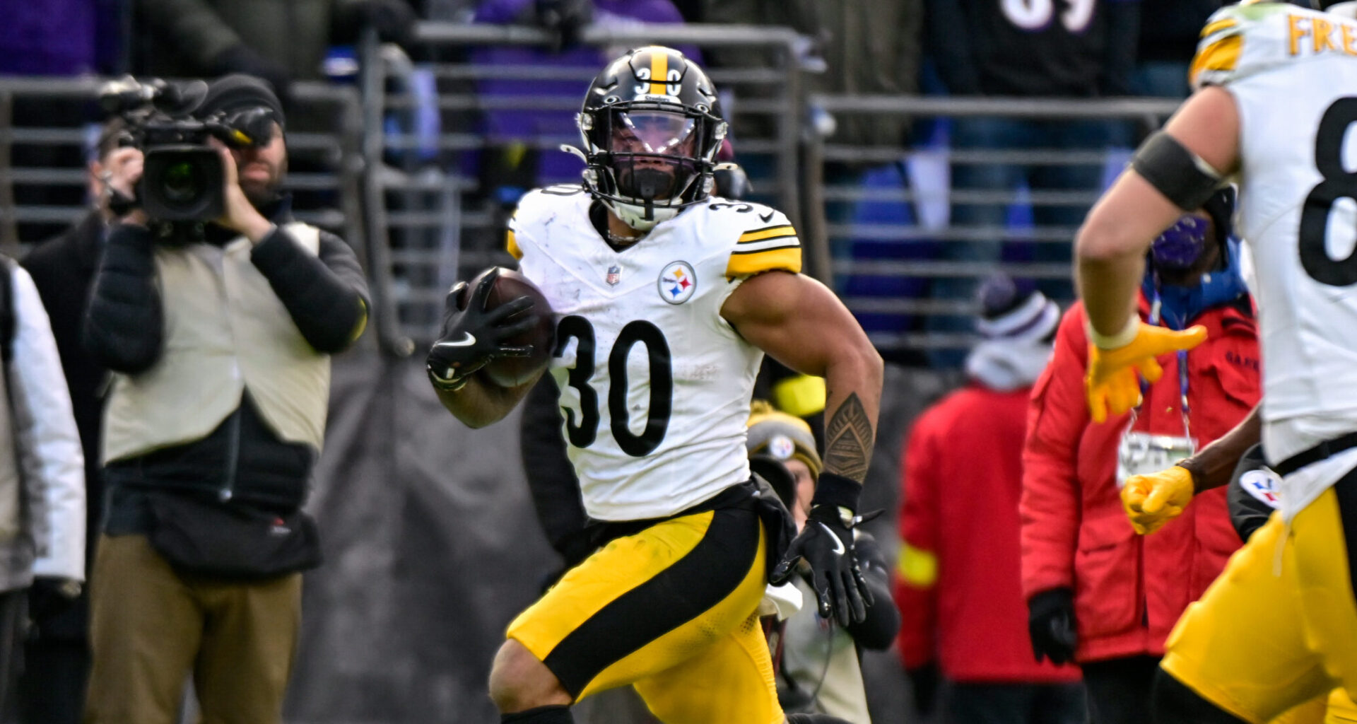 Steelers RB Jaylen Warren Gave Special Message to Rico Dowdle