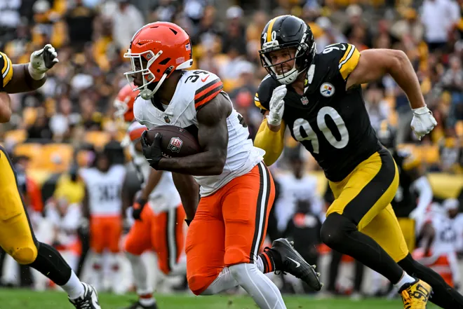 Oct 12, 2025; Pittsburgh, Pennsylvania, USA; Cleveland Browns running back Jerome Ford (34) attempts to run the ball during the second quarter at Acrisure Stadium. Mandatory Credit: Barry Reeger-Imagn Images