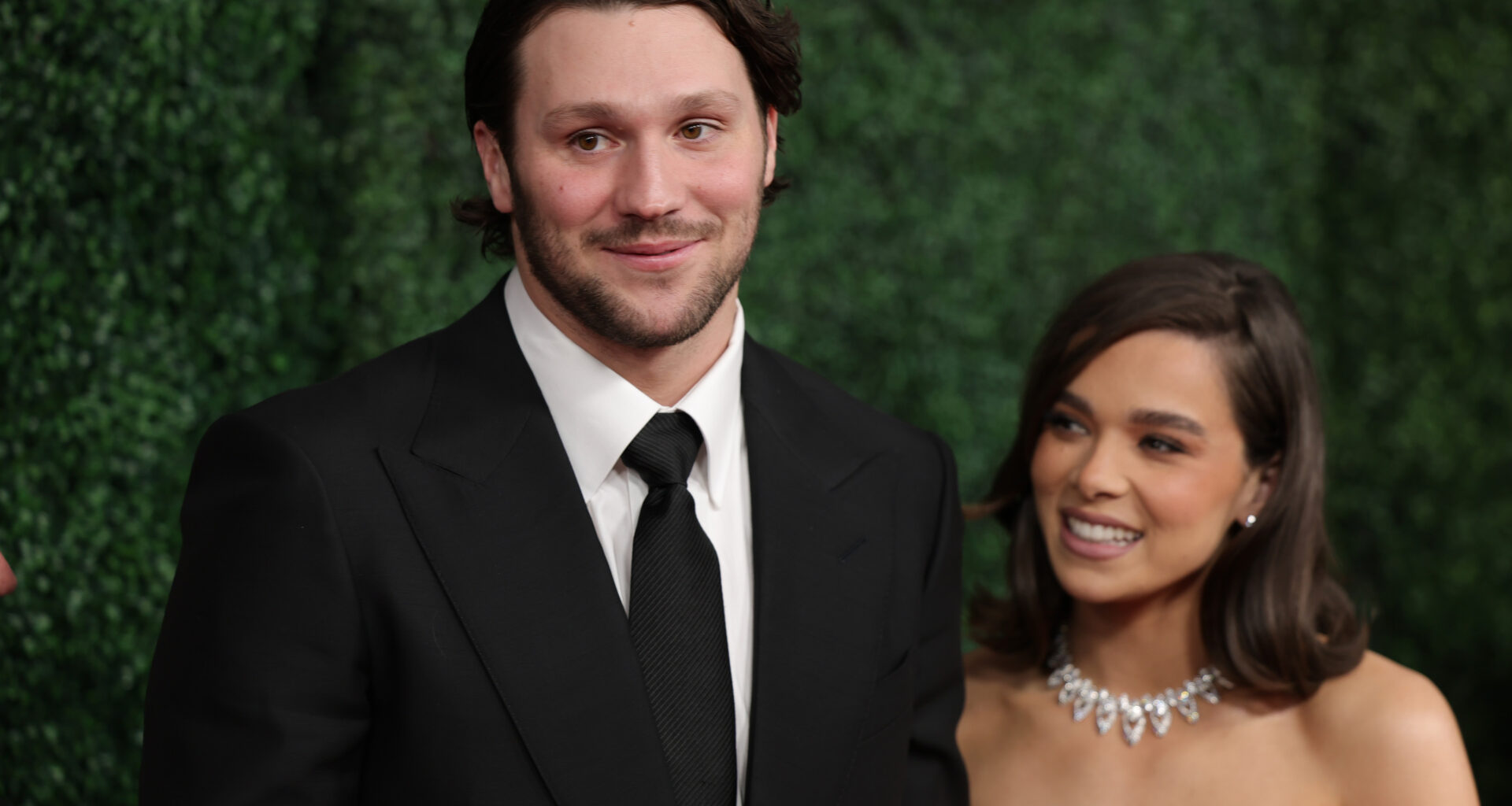 Hailee Steinfeld Update Emerges Amid Oscar Appearance Rumors