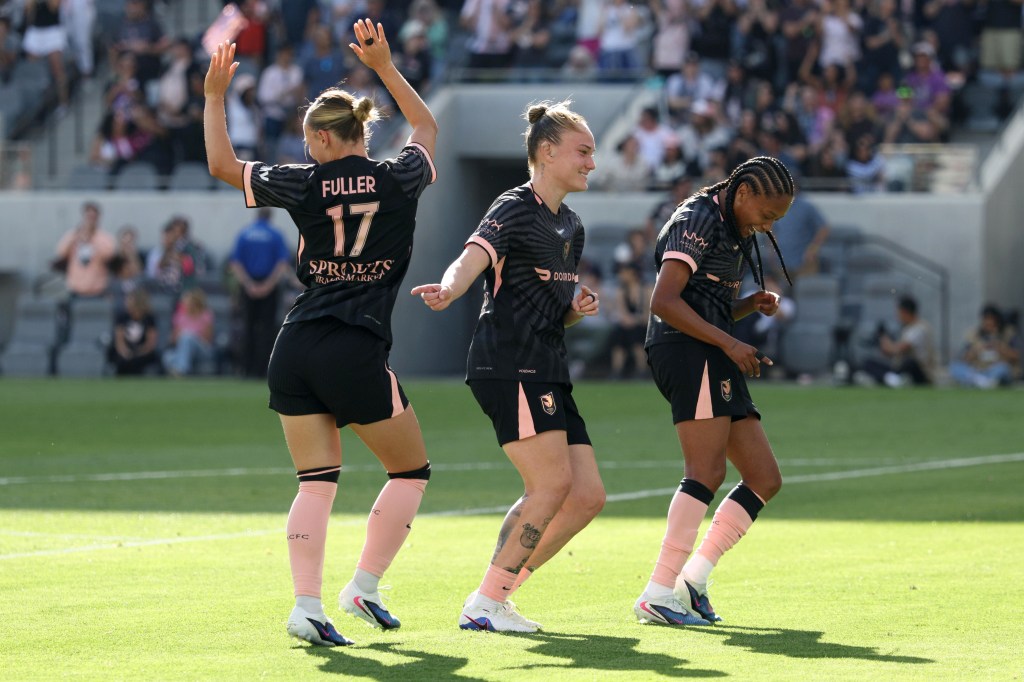 Angel City Football Club opens new season with dominant win over Chicago