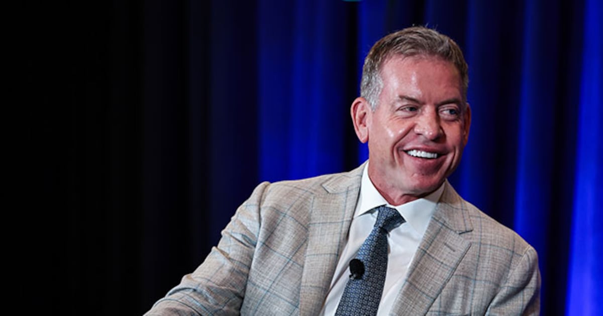 Troy Aikman says he will continue with Miami Dolphins front office